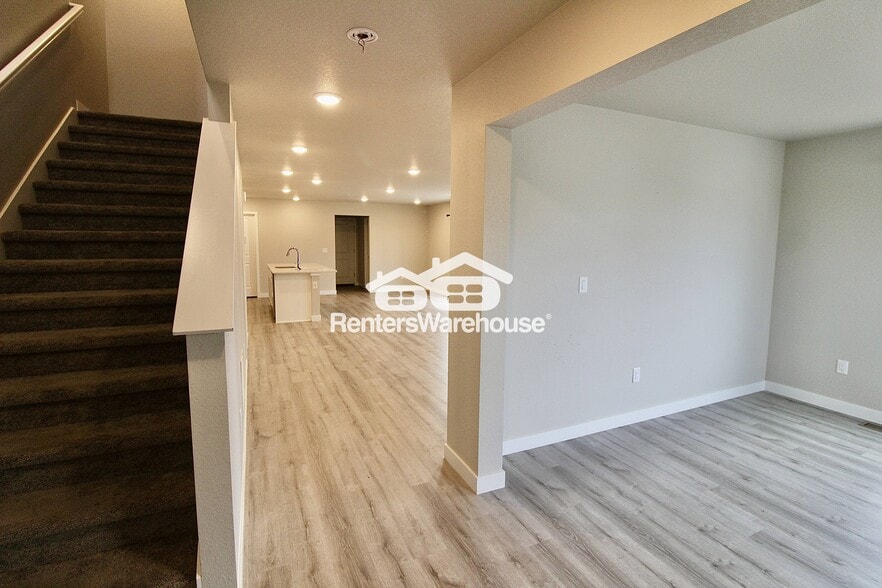 Building Photo - 911 Plum Creek Ct