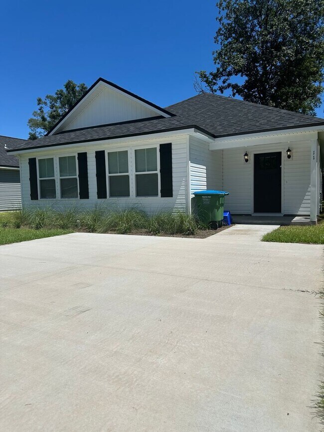 Building Photo - Newly Built 4 Bedroom Home Available!