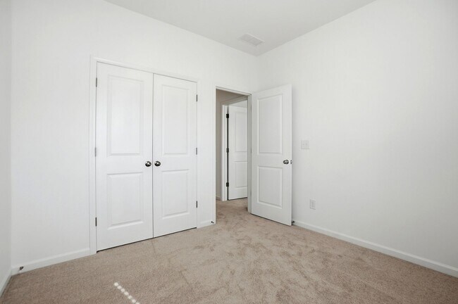 Building Photo - Brand-New Townhome in the University area at Senata at Research Park!