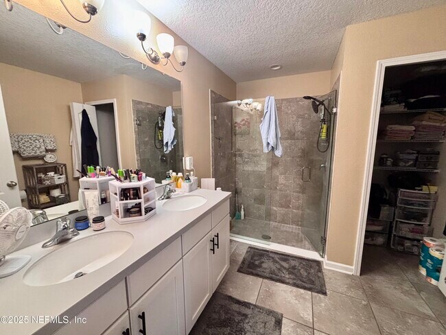 Building Photo - 15702 Chir Pine Dr