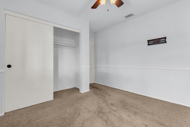 Building Photo - 244 White Oak Rd