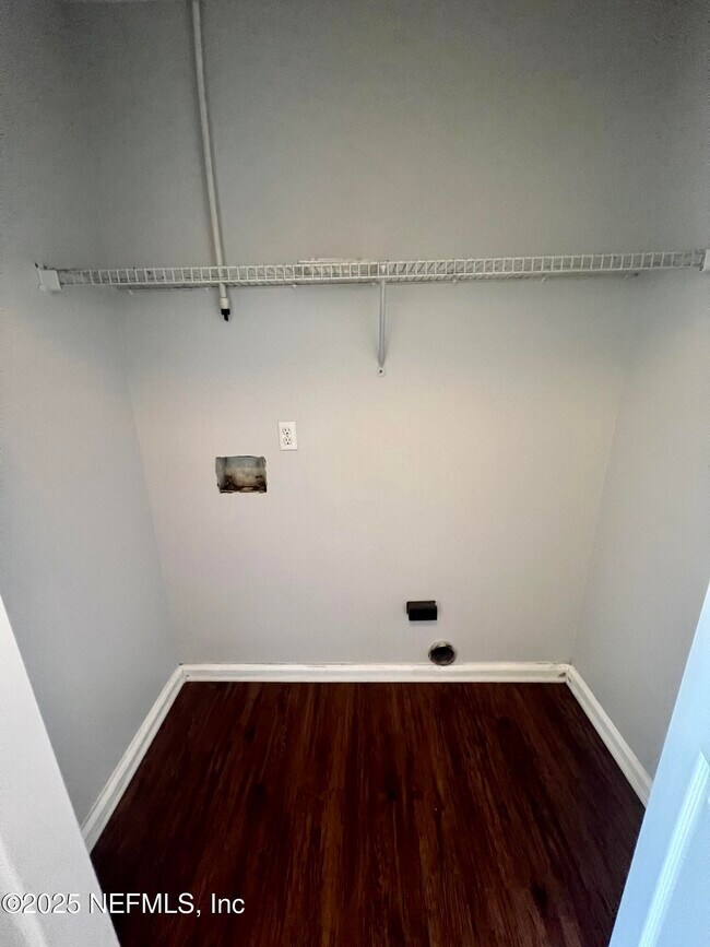 Building Photo - 2315 Companion Cir E