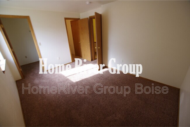 Building Photo - 5949 W Ellens Ferry Ct