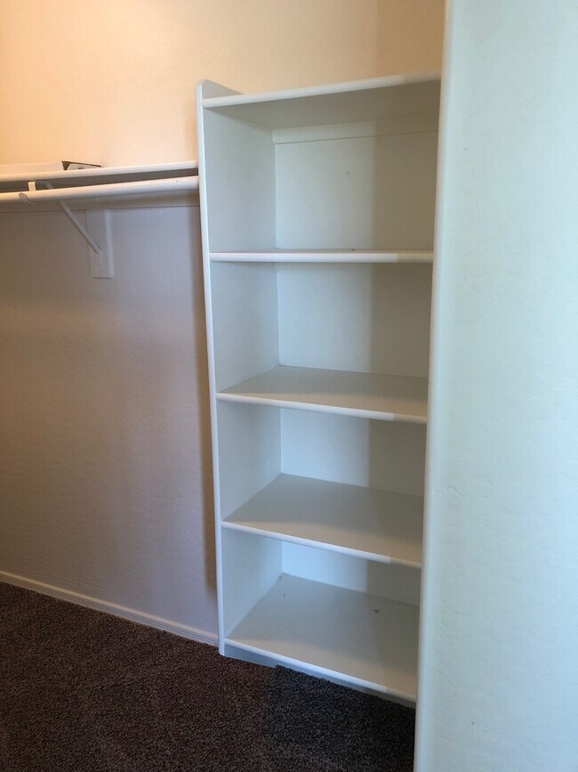 Building Photo - Massive 4 bedroom- 3 car garage- Large loft- Maricopa