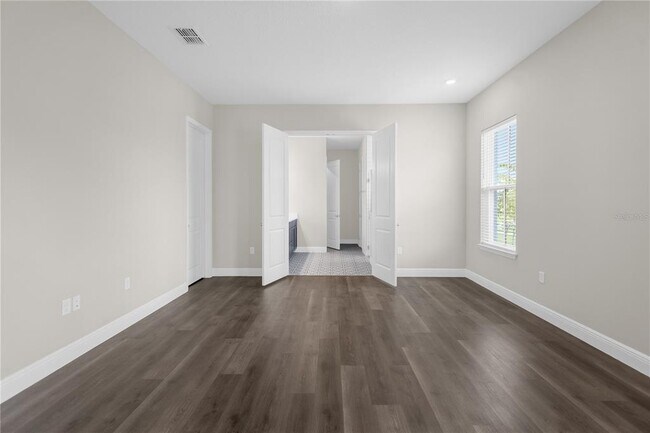 Building Photo - 13162 McMillan Dr