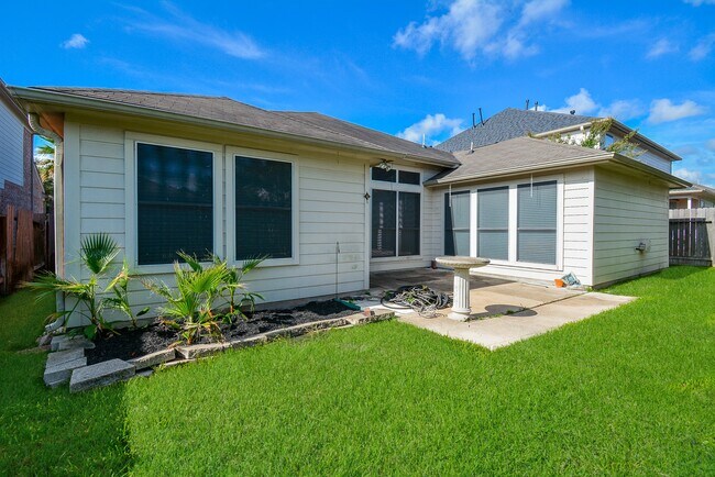 Building Photo - 18714 Flagstone Creek Rd