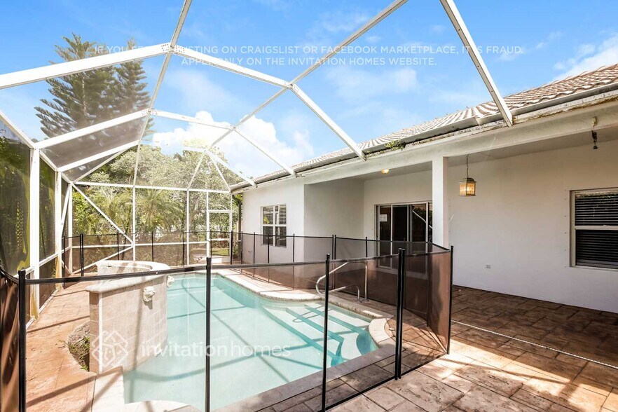 Building Photo - 8651 Gold Cay