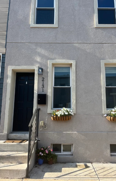 Building Photo - 2131 Oakford St