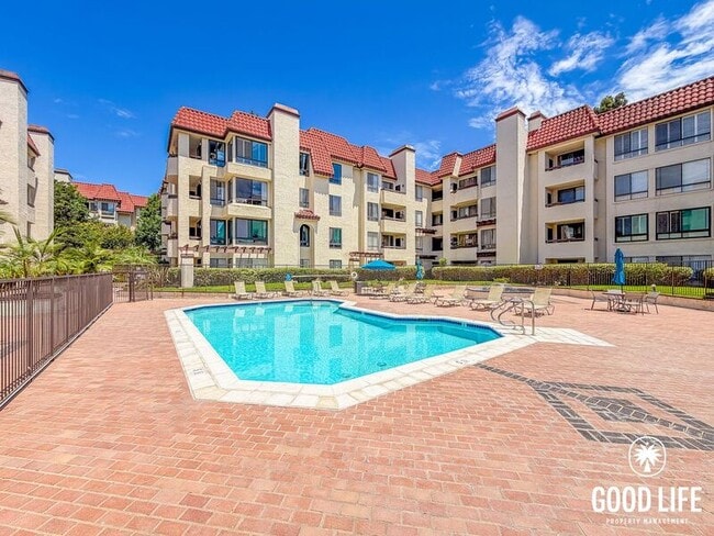 Building Photo - 5875 Friars Rd