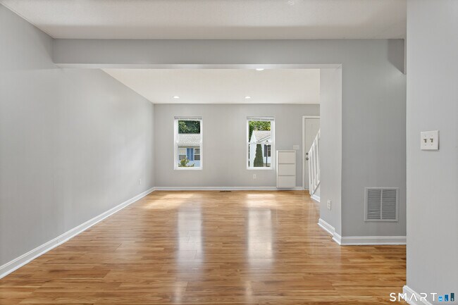 Building Photo - 124 Branca Ct
