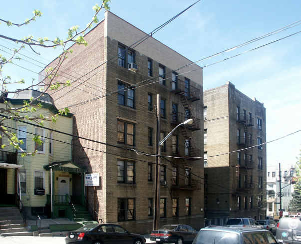 The Apartments at 624 E 220th St - 624 E 220th St