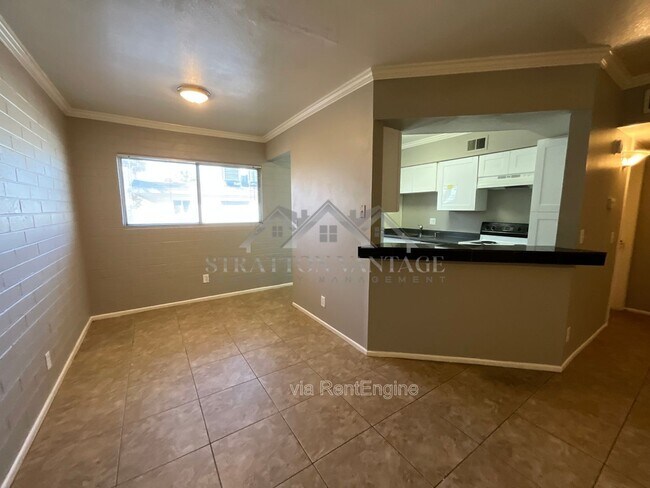 Building Photo - 810 E Colter St