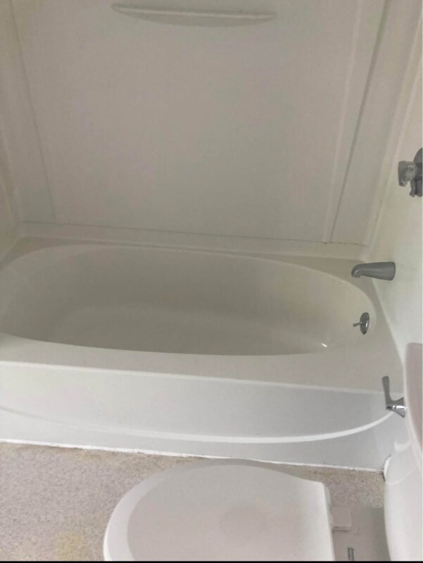 Building Photo - 29 Maple St