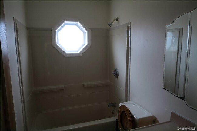 Building Photo - 173 Aspen Rd