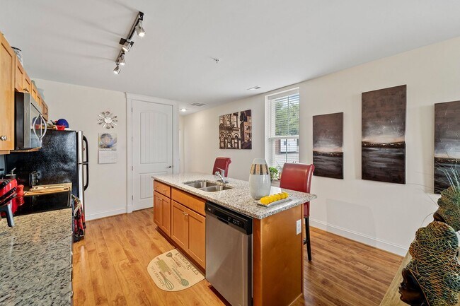 Building Photo - The Fountain Square Apartments