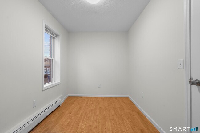 Building Photo - 18 Kelley St