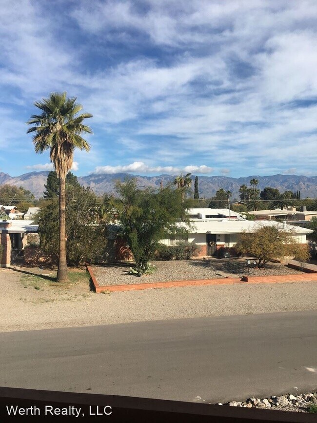 Building Photo - 5770 E 10th St