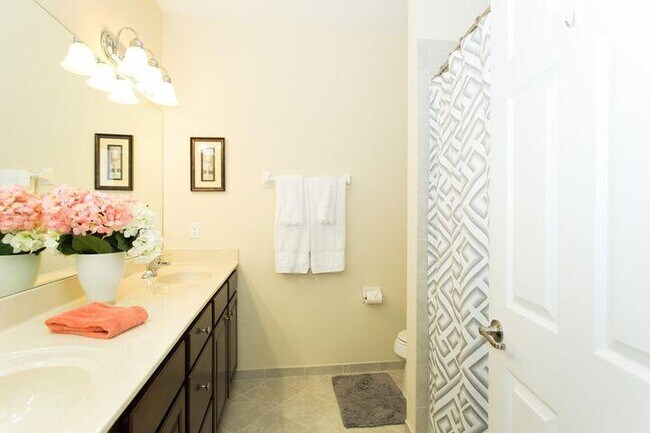 Building Photo - 10426 Wellington Parc Dr