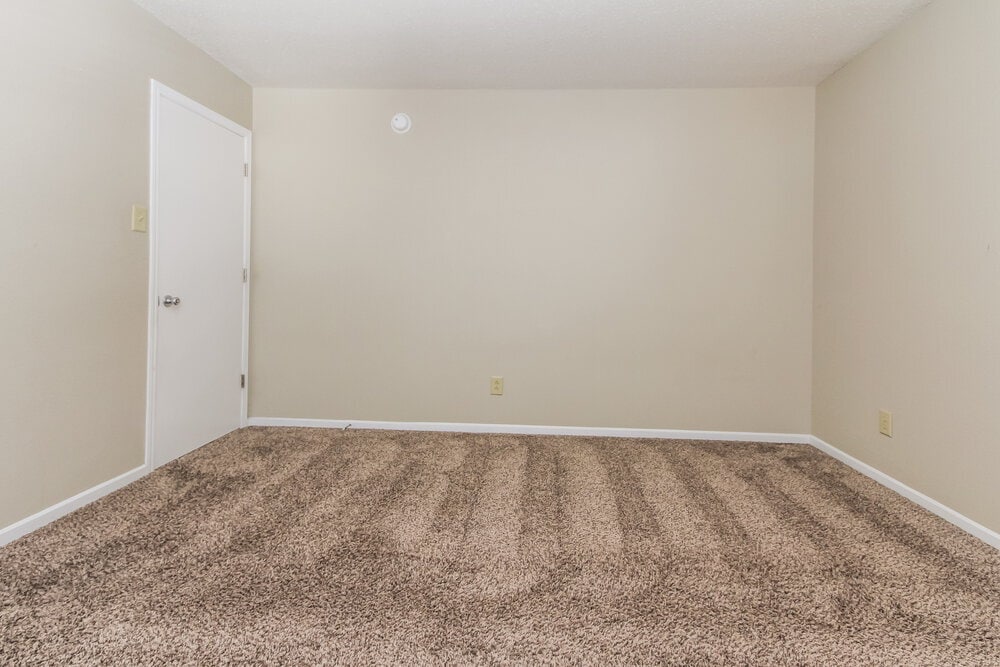 Building Photo - 2832 Ludwig Dr