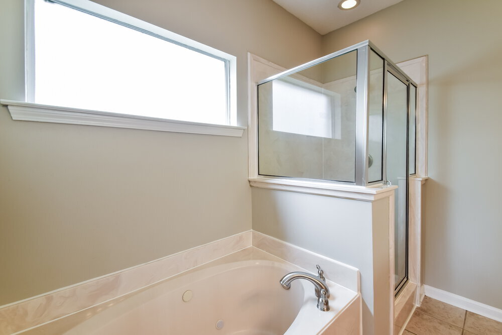 Building Photo - 10093 Woodland Hills Dr