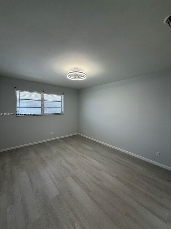 Building Photo - 2041 NW 81st Ave