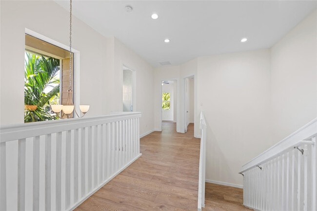 Building Photo - 1434 SW 4th Ave