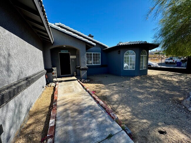 Building Photo - 67890 Alameda Dr