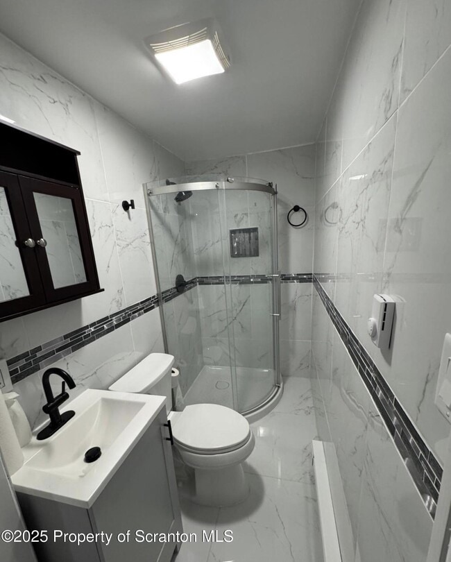 Building Photo - 342 N Main St