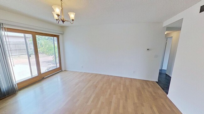 Building Photo - 4 Bedroom/2 Bathroom house in Goleta