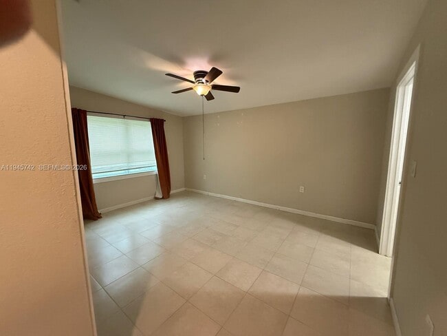 Building Photo - 2140 NE 183rd St