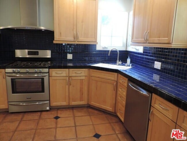 Building Photo - 5039 Rubio Ave