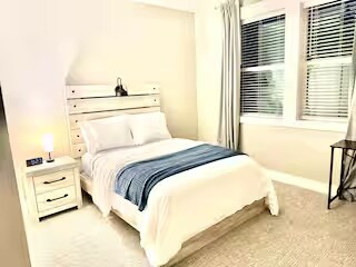 Building Photo - 12100 W Hollandale Dr