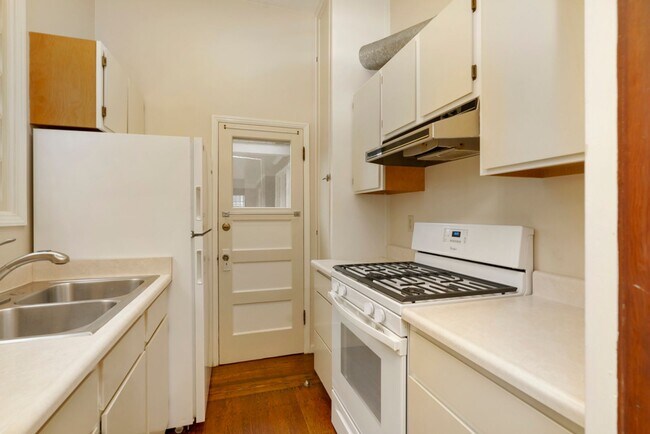 Building Photo - 1236 Sherman St