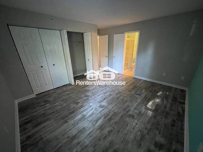 Building Photo - 201 Star Pointe Ct
