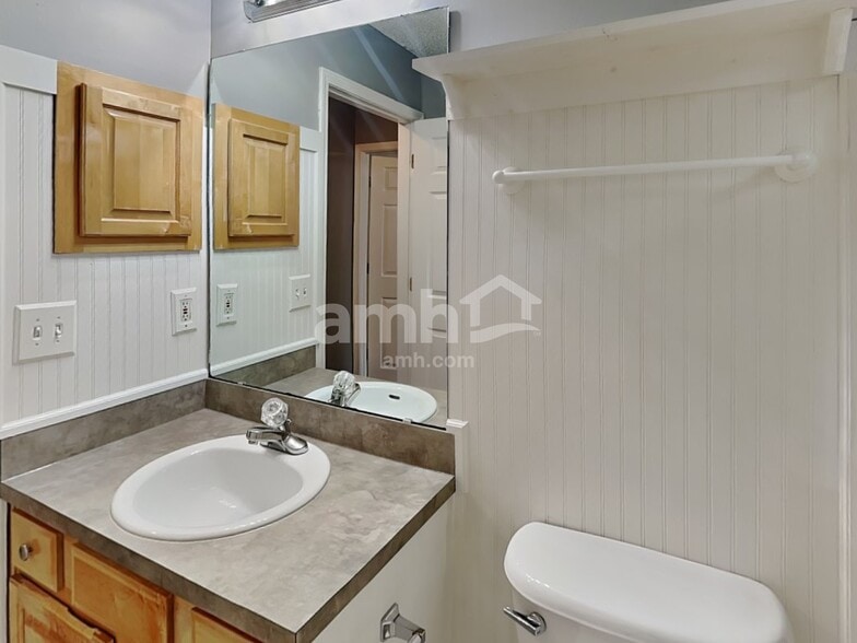 Building Photo - 1526 Bay Harbor Dr