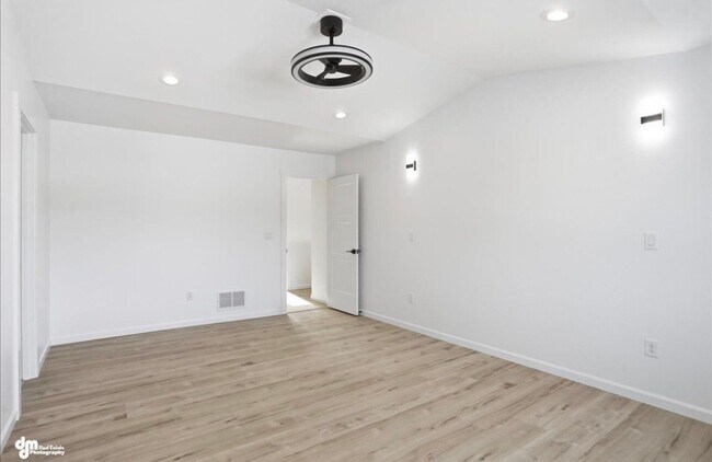 Building Photo - 336 Ashbrook Dr