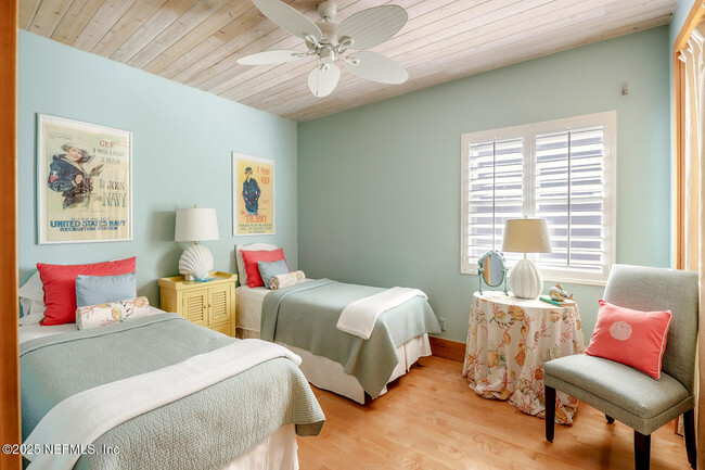 Building Photo - 1843 Ocean Dr S
