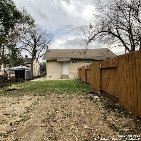 Building Photo - 411 Canton-