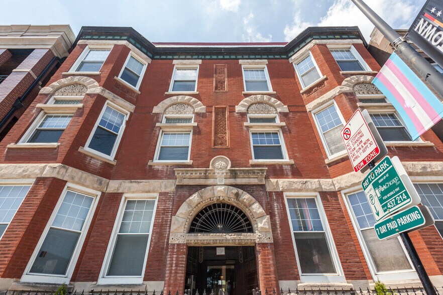 Building Photo - 3414 N Halsted St