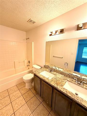 Building Photo - 607 Pickwick Ln