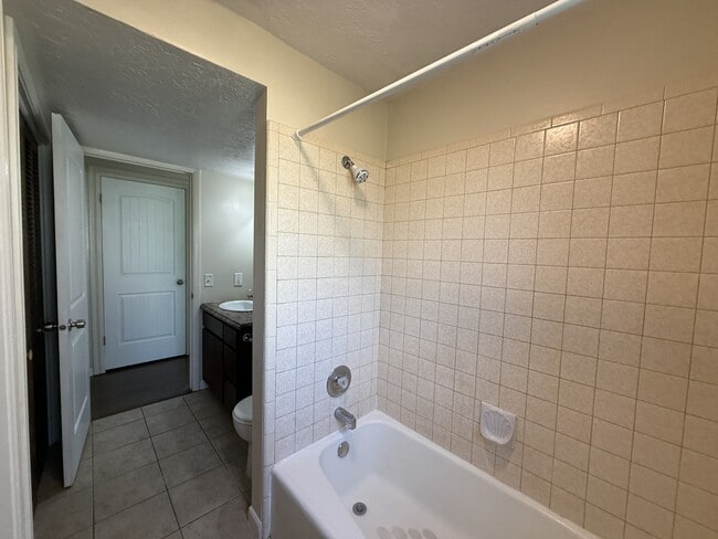 Building Photo - 398 W 4525 S