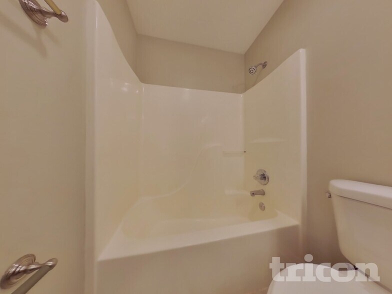 Building Photo - 8596 Captain Dr