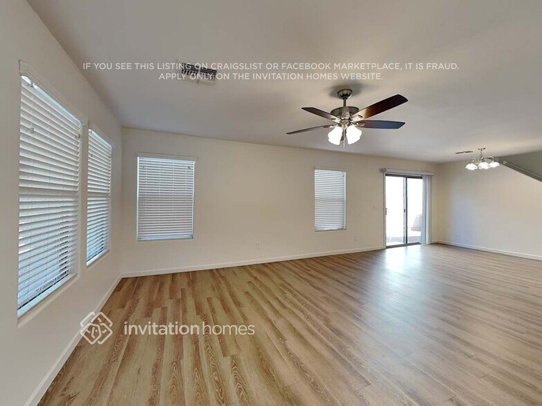 Building Photo - 1070 S Deerfield Ln