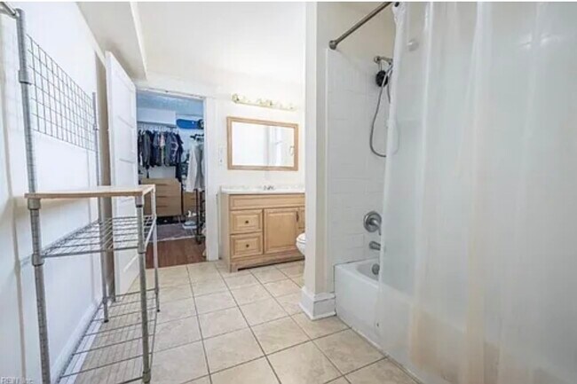 Building Photo - 214 Lucile Ave