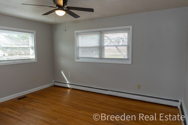 Building Photo - 300 Oakland Ave