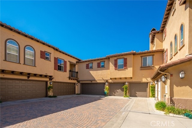 Building Photo - 12 Vinca Ct