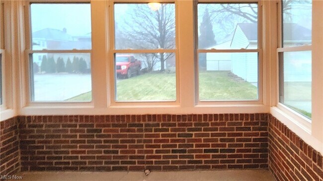 Building Photo - 2299 Westmoor Rd