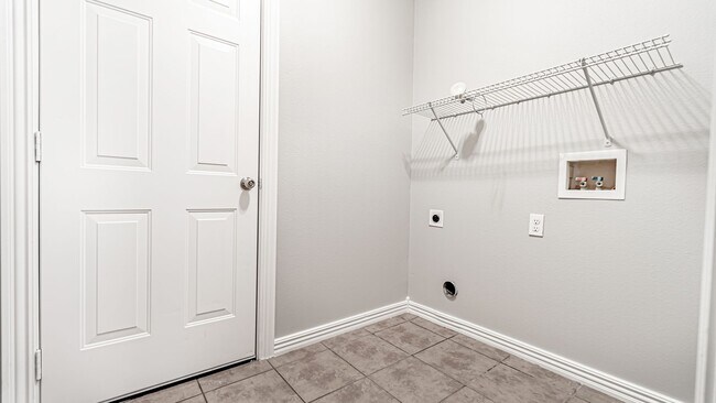 Building Photo - Jones - 261-263 Copper Oaks Dr