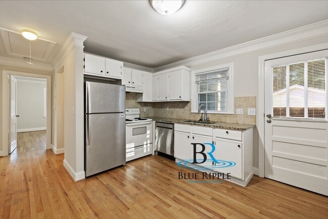 Building Photo - 1579 Walker St SE