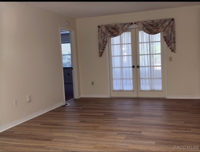 Building Photo - 210 E Glassboro Ct